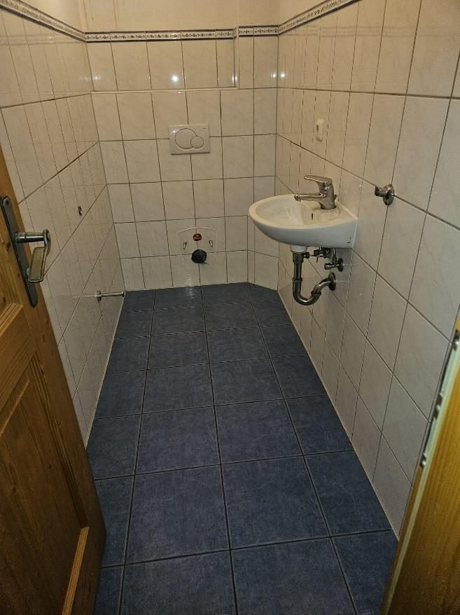 Badezimmer nach der Reinigung, makellos sauber